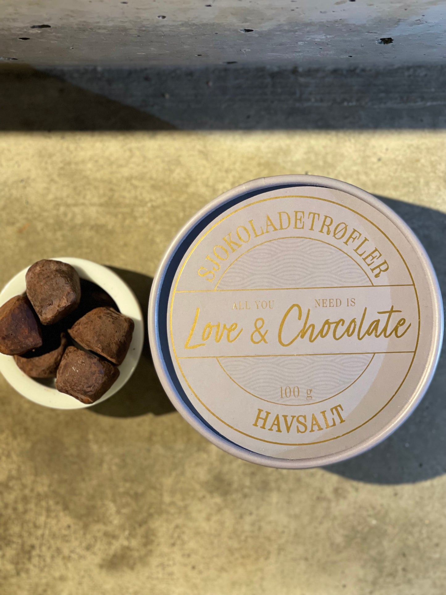 Sjokoladetrøfler - All you need is LOVE and CHOCOLATE