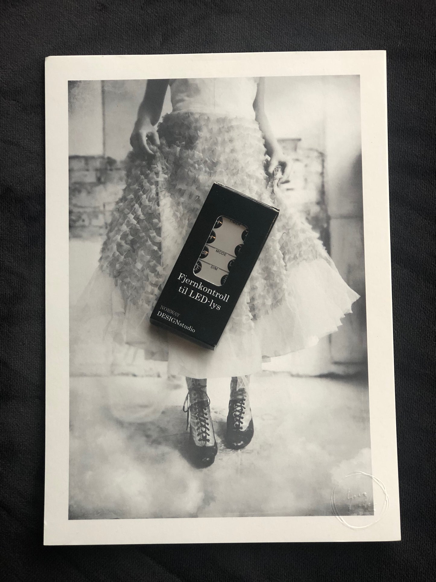 Fjernkontroll til LED lys, dimmer og timer. Varkre LED lys med blafrende 3D flamme fra NORWAY DESIGNstudio