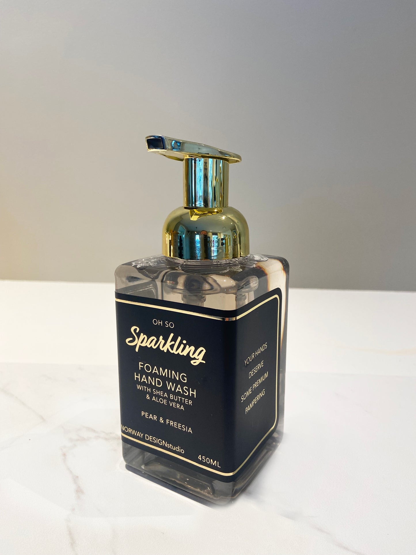 Skummende håndsåpe - Mørk Grå - Pear & Freesia