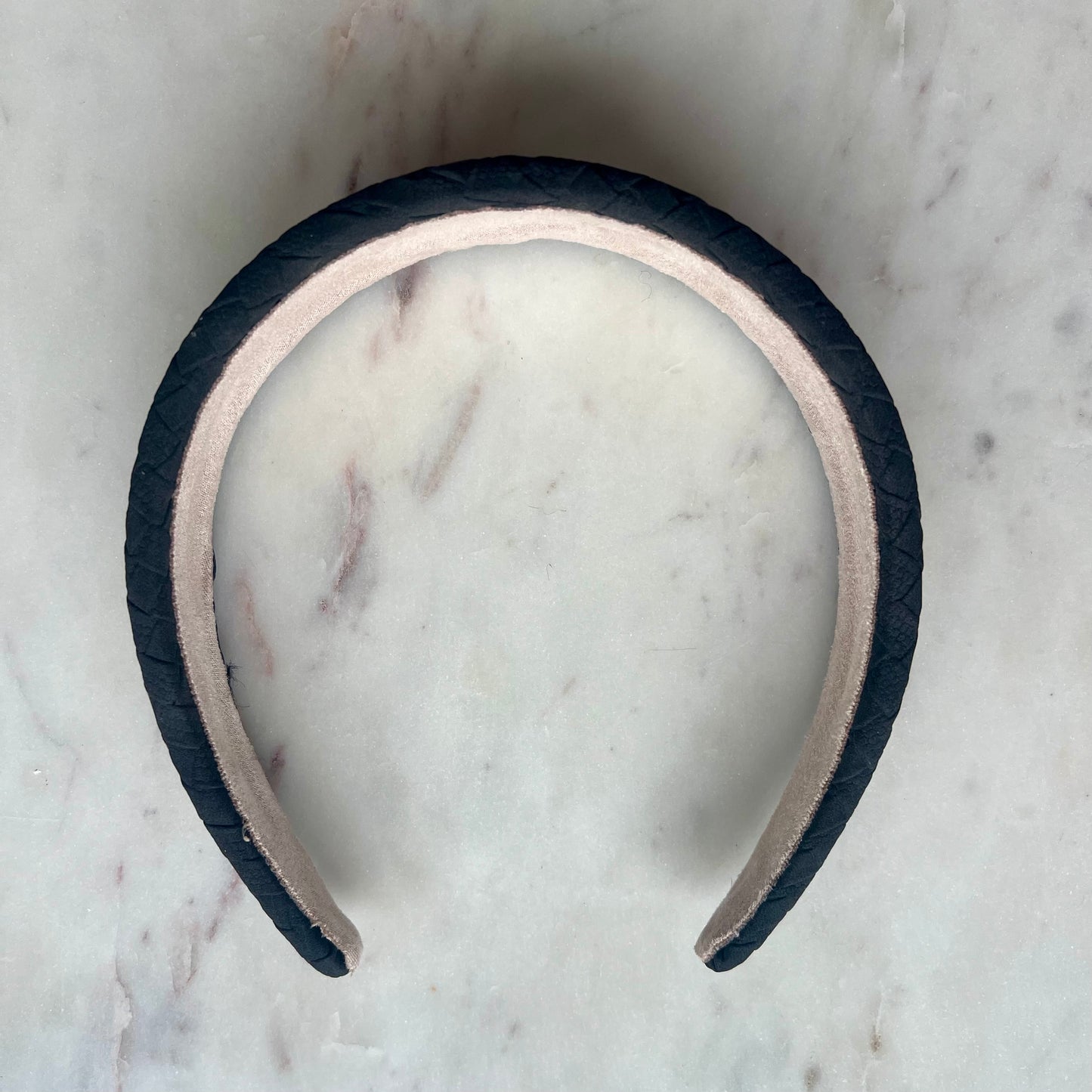 Hårbøyle, Semsket - Sort