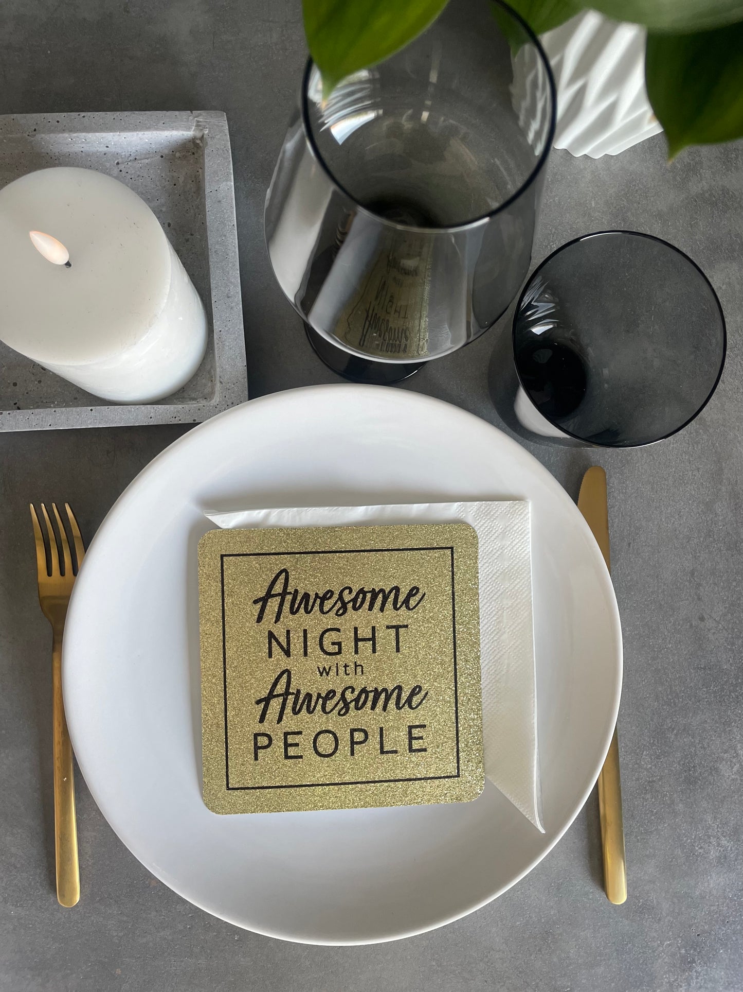 Pappiett gull glitter "Awesome night with awesome people"