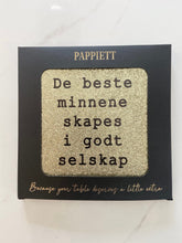 Last inn bildet i Galleri-visningsprogrammet, Pappiett gull glitter &quot;De beste minnene skapes i godt selskap&quot;
