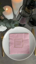 Last inn bildet i Galleri-visningsprogrammet, 3-lags rosa serviett med gull tekst - Fuck your diet
