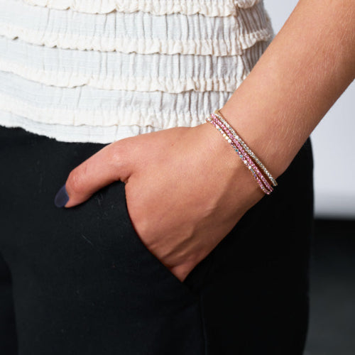 Elastisk armbånd med zirkonstener - Hvite stener