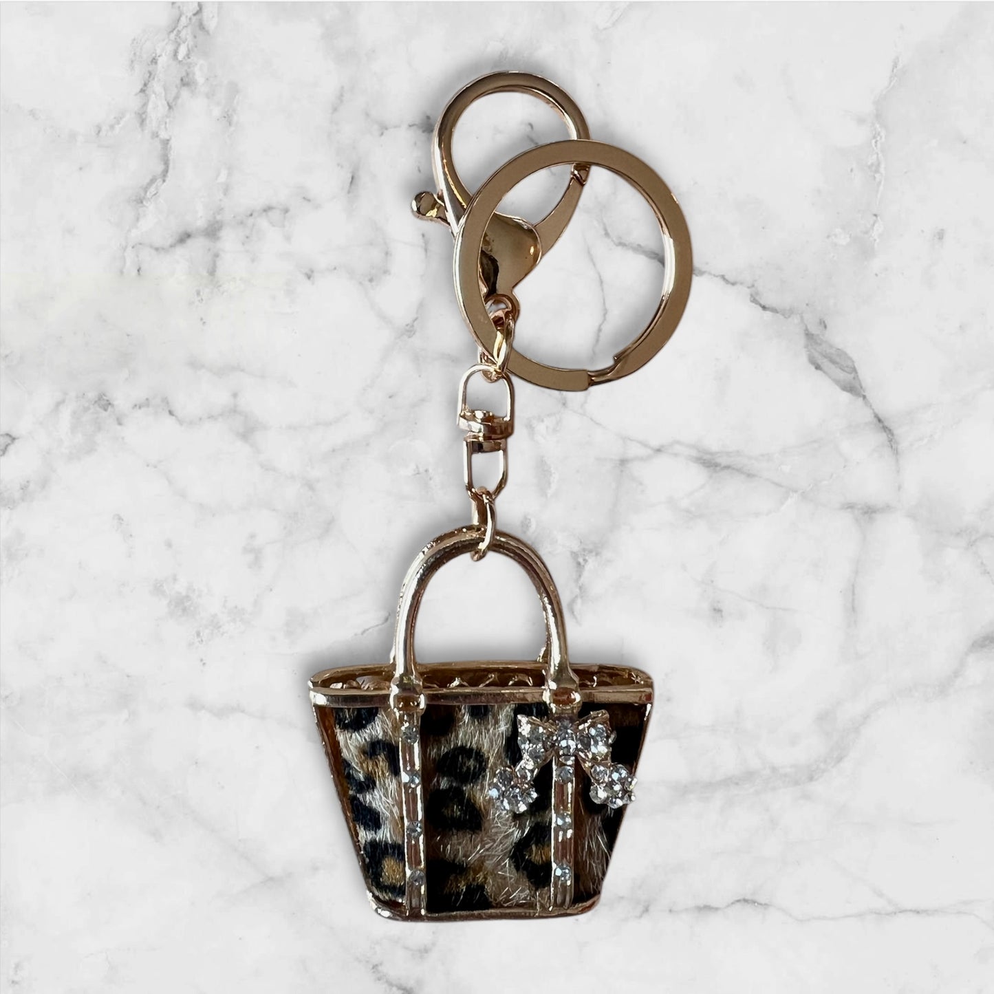 Veskepynt - Brun veske med leopardmønster