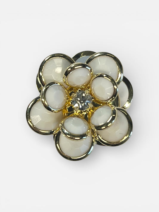 Knappepynt - Hvit blomst