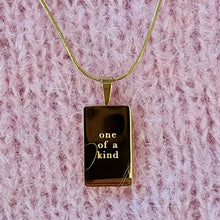 Last inn bildet i Galleri-visningsprogrammet, Tekstsmykke ONE OF A KIND
