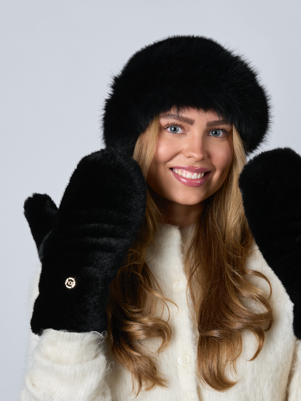 Fuskepels votter, sort