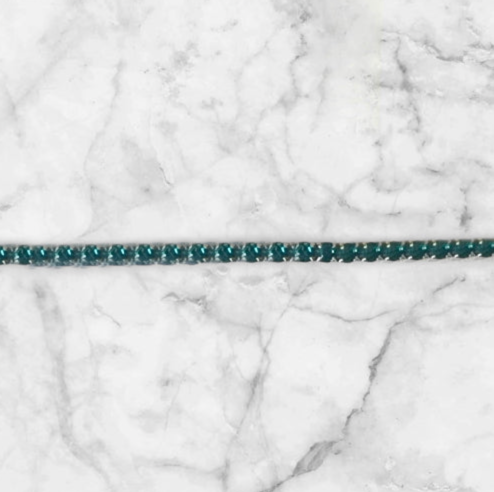 Elastisk armbånd med zirkonstener - Grønne stener, Gull