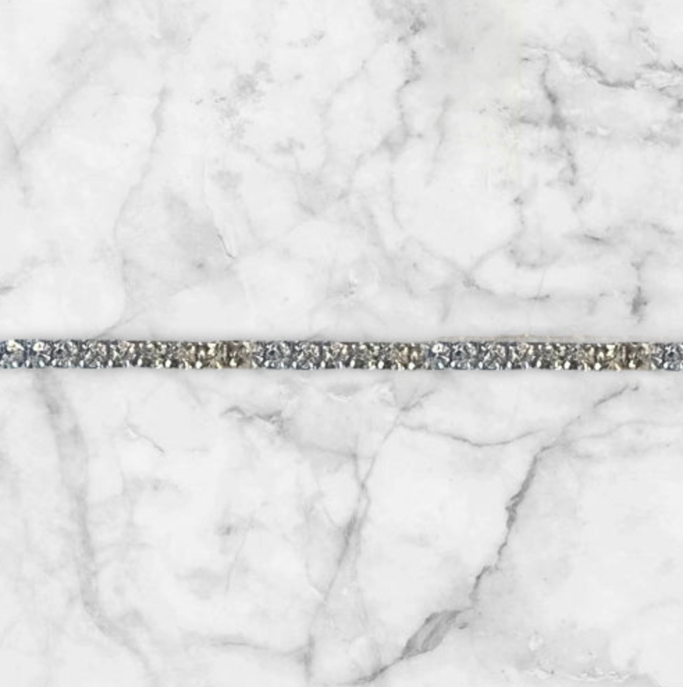 Elastisk armbånd med zirkonstener - Hvite stener