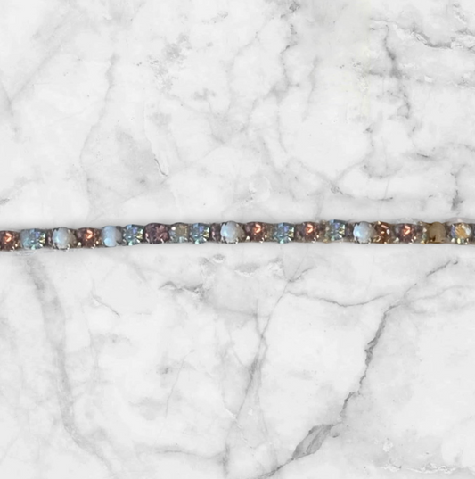 Elastisk armbånd med zirkonstener - Multifargede lyse stener, Gull