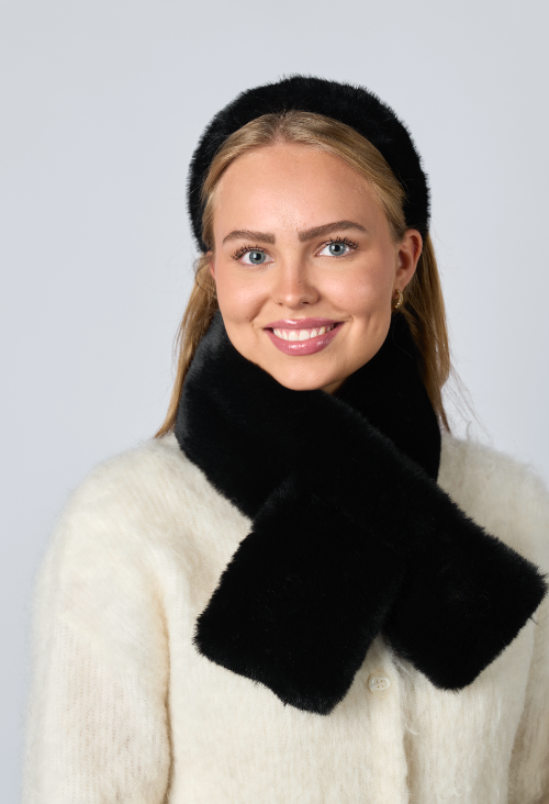 Fuskepels skjerf, Sort