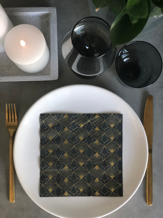 3-lags Sort serviett med gull mønster