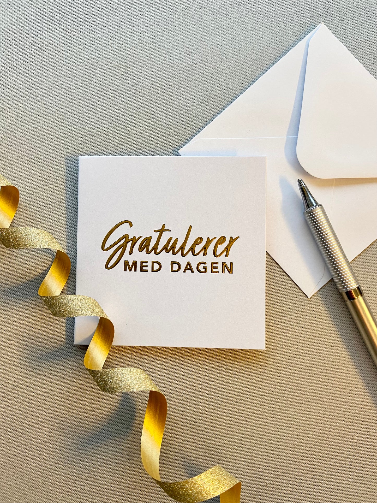 Gratulasjonskort "Gratulerer med dagen"