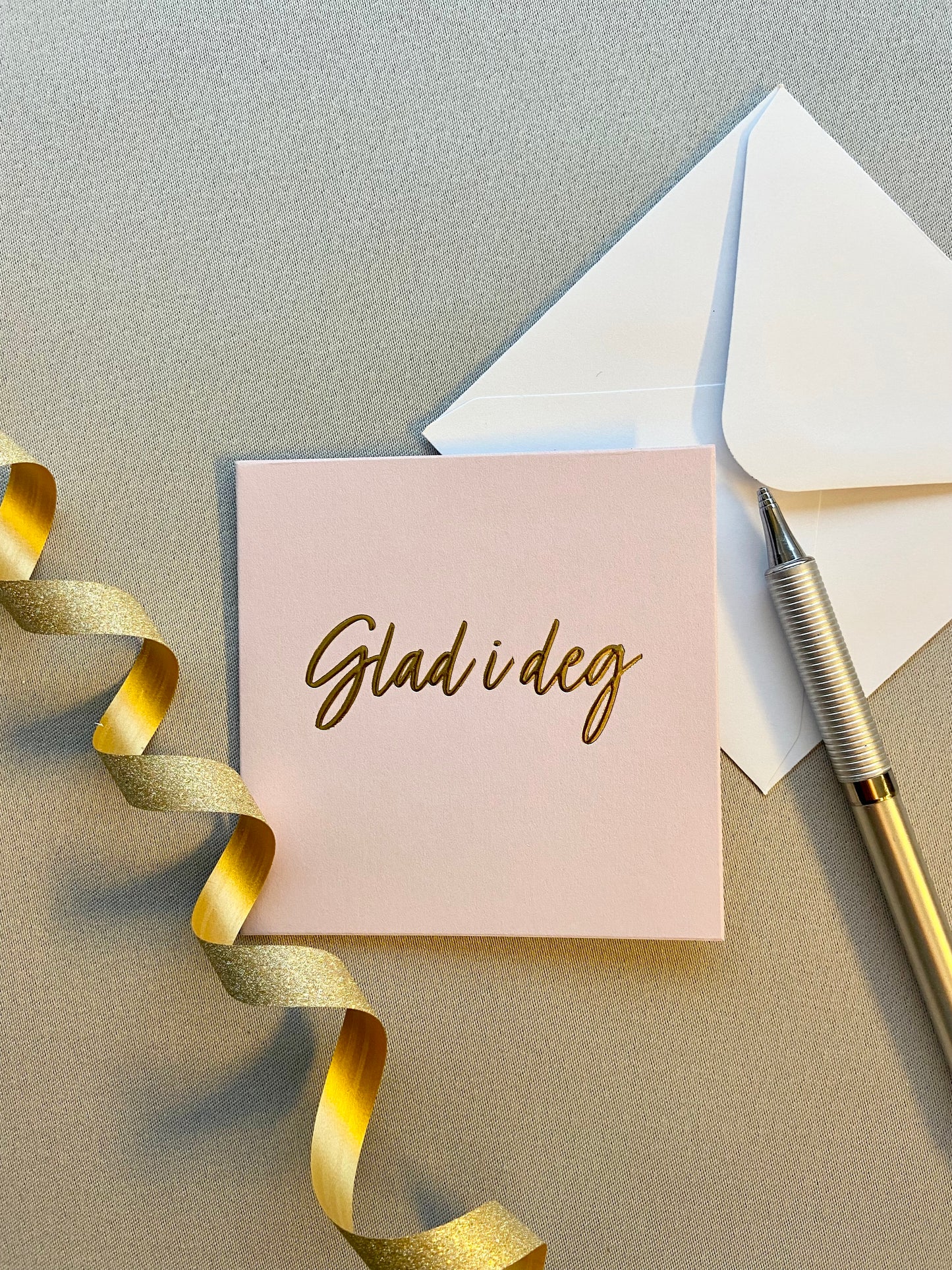 Gratulasjonskort "Glad i deg"