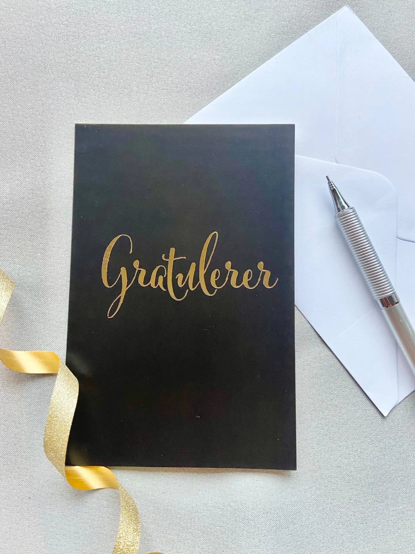 Gratulasjonskort "Gratulerer"